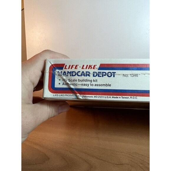Life-Like Handcar Depot HO Scale Easy Assemble Building Kit - Picture 3 of 7